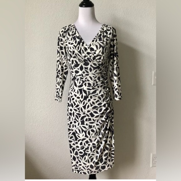 Lauren Ralph Lauren Grey and White Ruched Wrap Dress Size 8 V Neck Bodycon - Picture 1 of 13